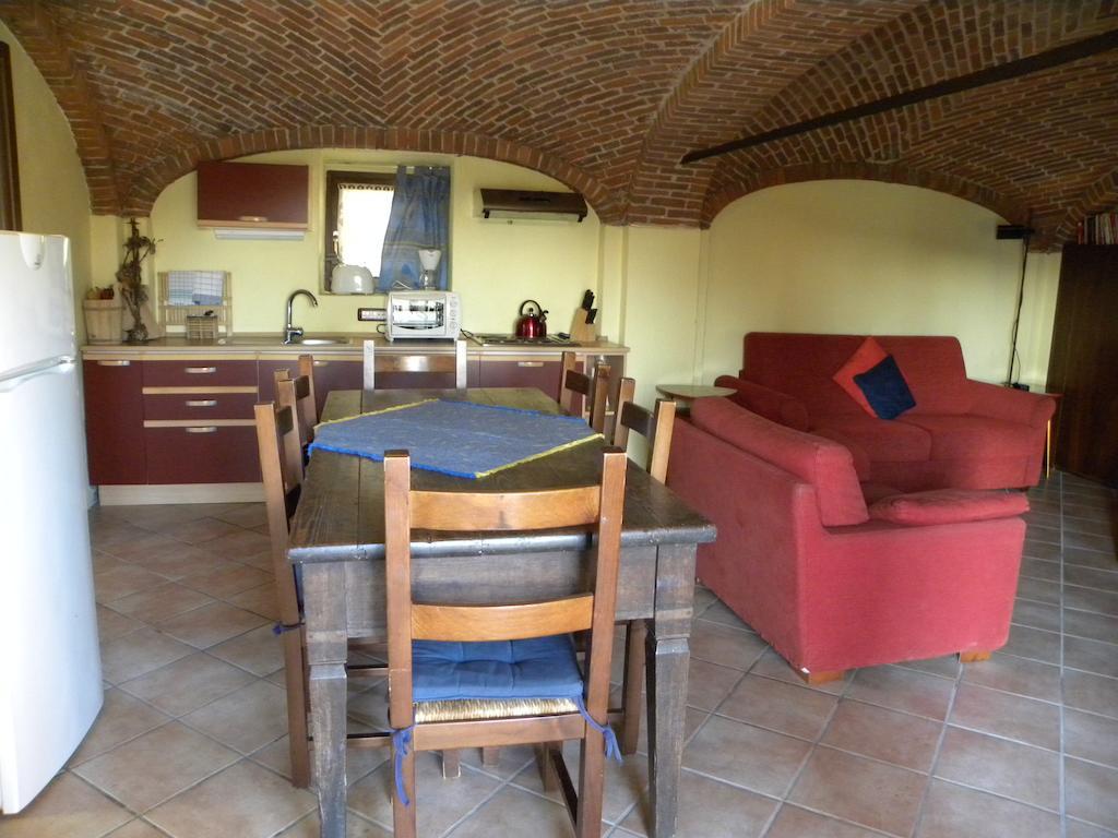 Agriturismo Fano's Farm Suno Habitación foto
