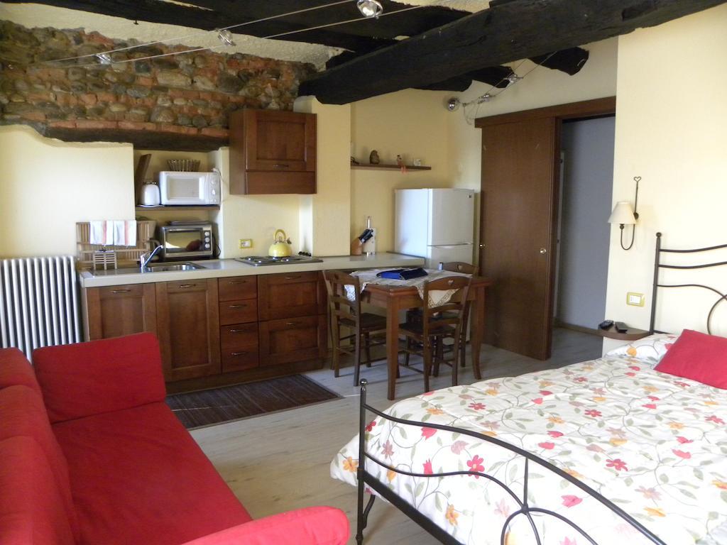 Agriturismo Fano's Farm Suno Habitación foto