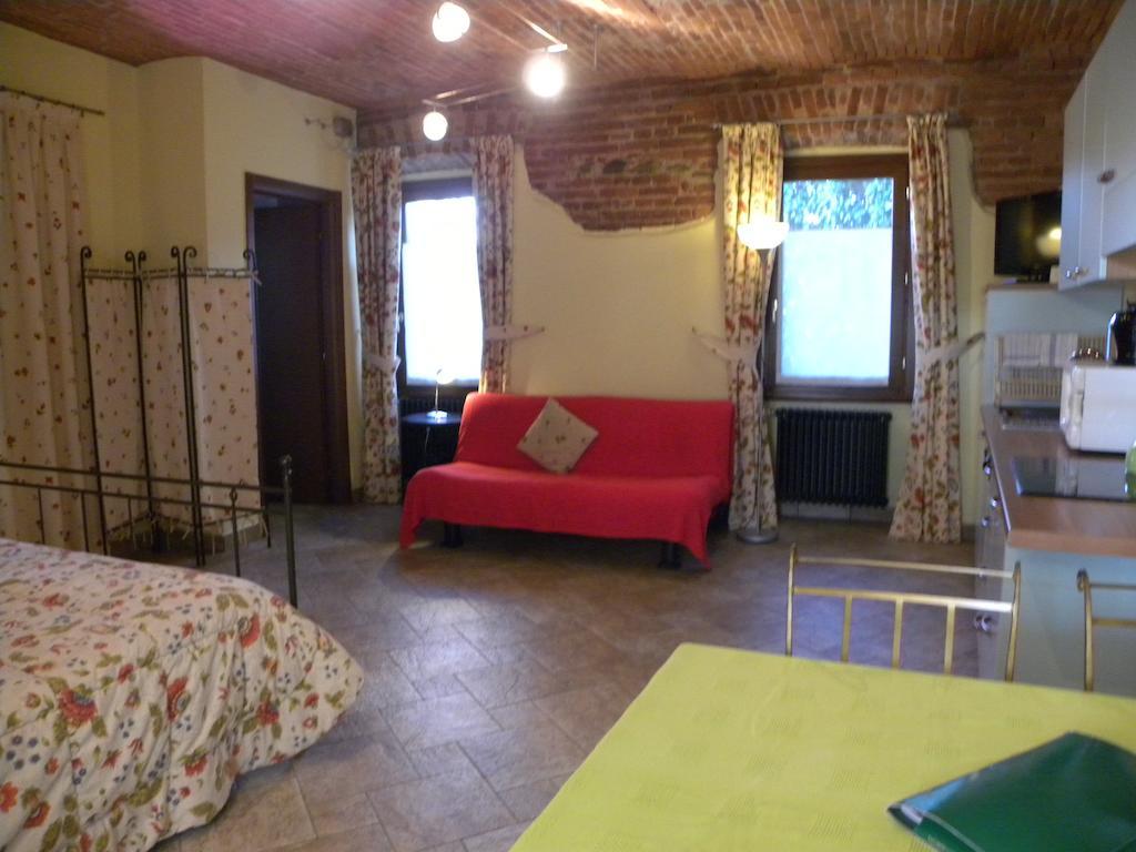 Agriturismo Fano's Farm Suno Habitación foto