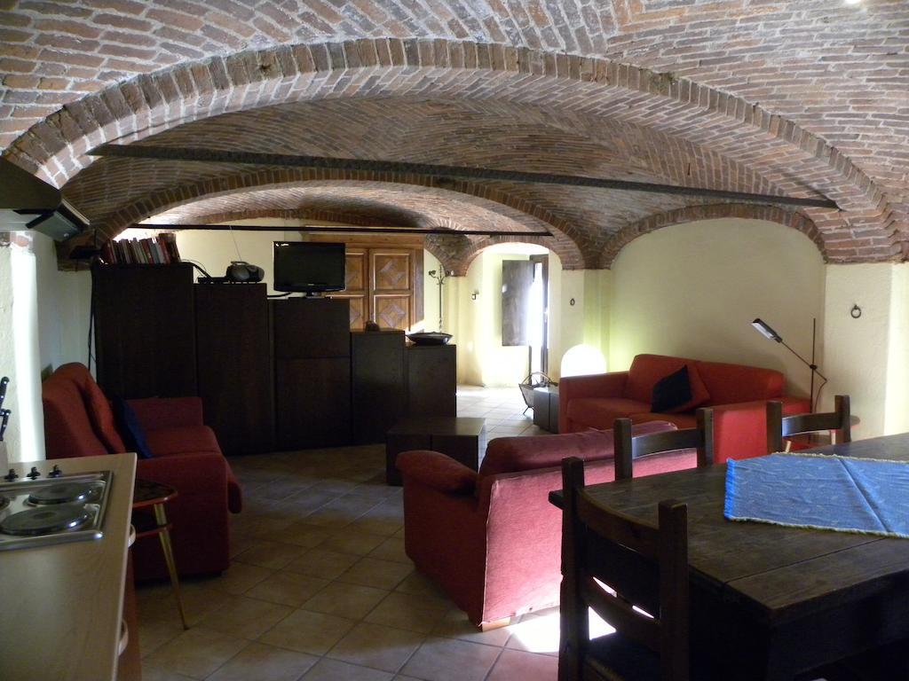 Agriturismo Fano's Farm Suno Habitación foto