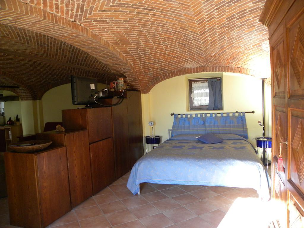 Agriturismo Fano's Farm Suno Habitación foto